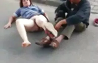 XXX Lesbian bermain vidio bokep baru indo di kamar tidur