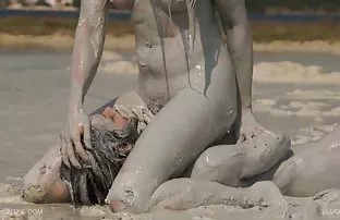XXX Lesbian masturbasi dan meletakkan tangan mereka di bokeb indo terbaru vagina
