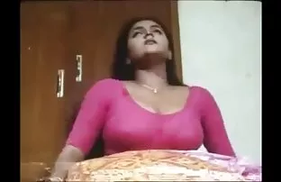 XXX Kejutan bokep indo terbaru viral yang menyenangkan di toilet