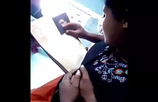 XXX Tukang pijat bomep indo terbaru ini menggairahkan klien dengan kehadirannya.