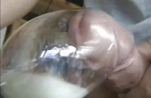 XXX Dia menghabiskan istrinya dan menidurkannya di indo bokep terbaru mulut
